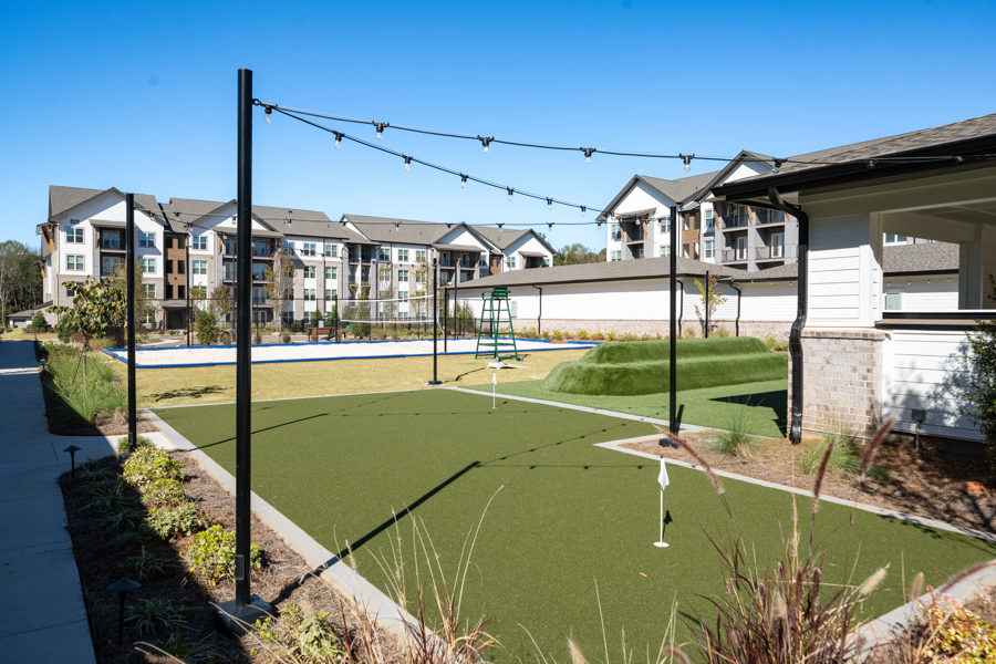 putting green amenity